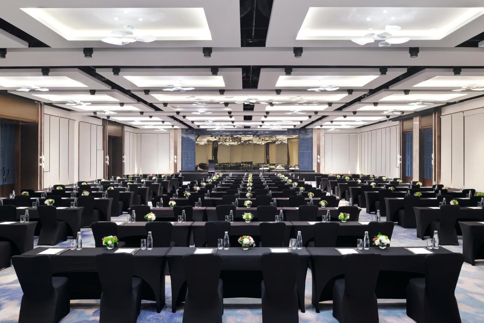 Hotel Crowne Plaza Festival City 5*
