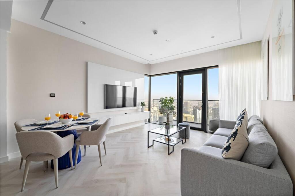 First Class 2br Panoramic View Dubai