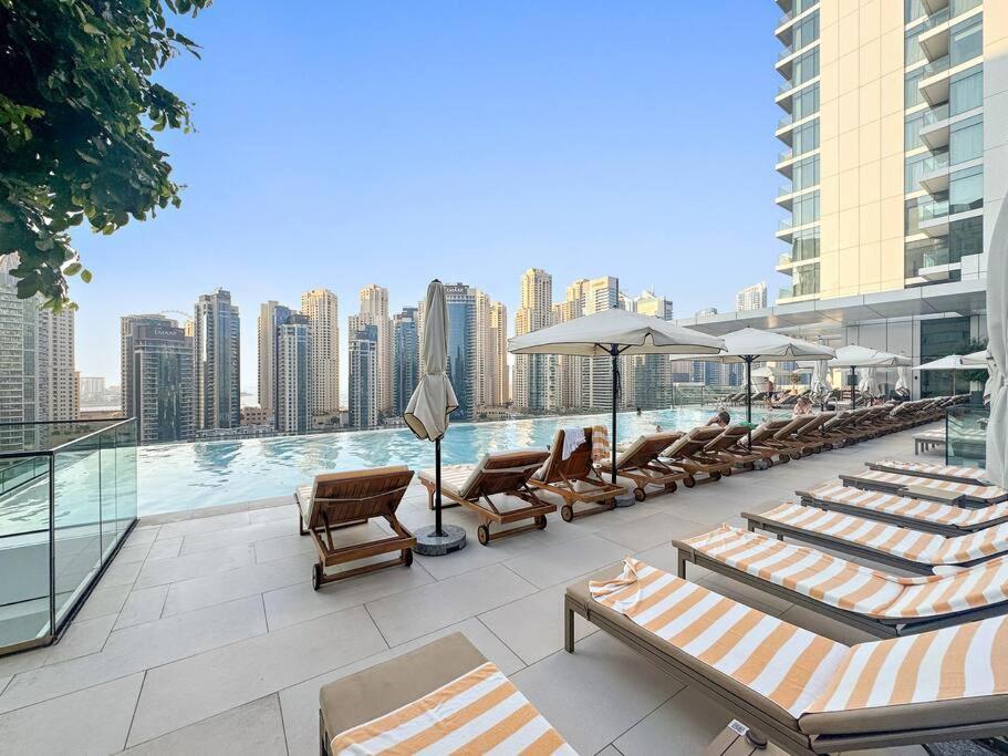 Apartment First Class 2br Panoramic View Dubai