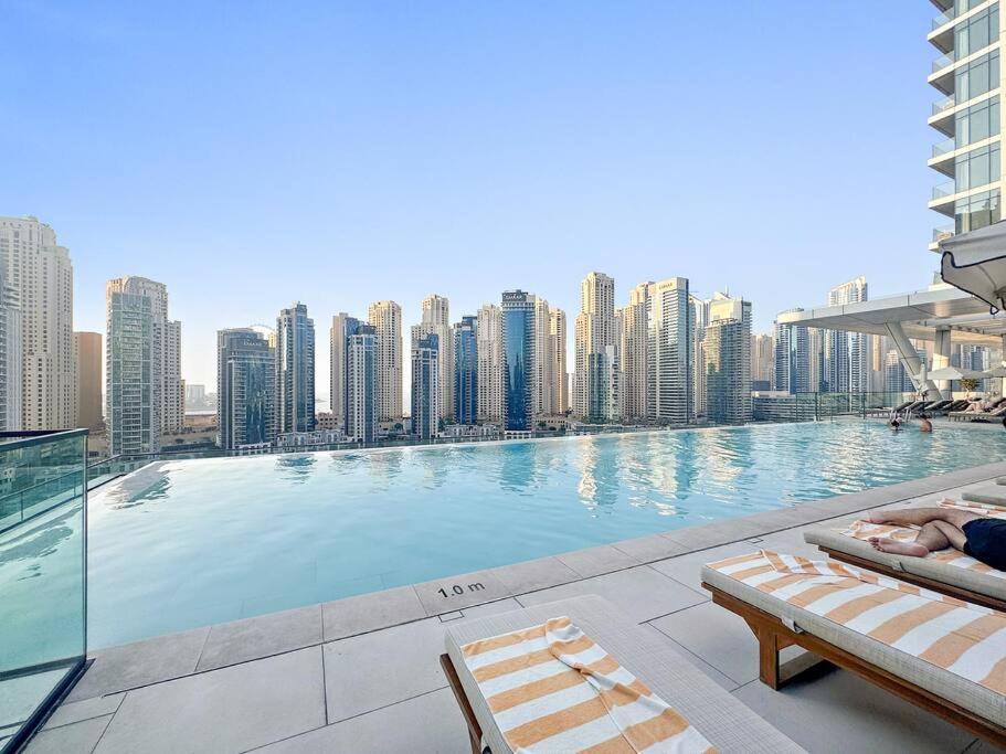 First Class 2br Panoramic View Dubai