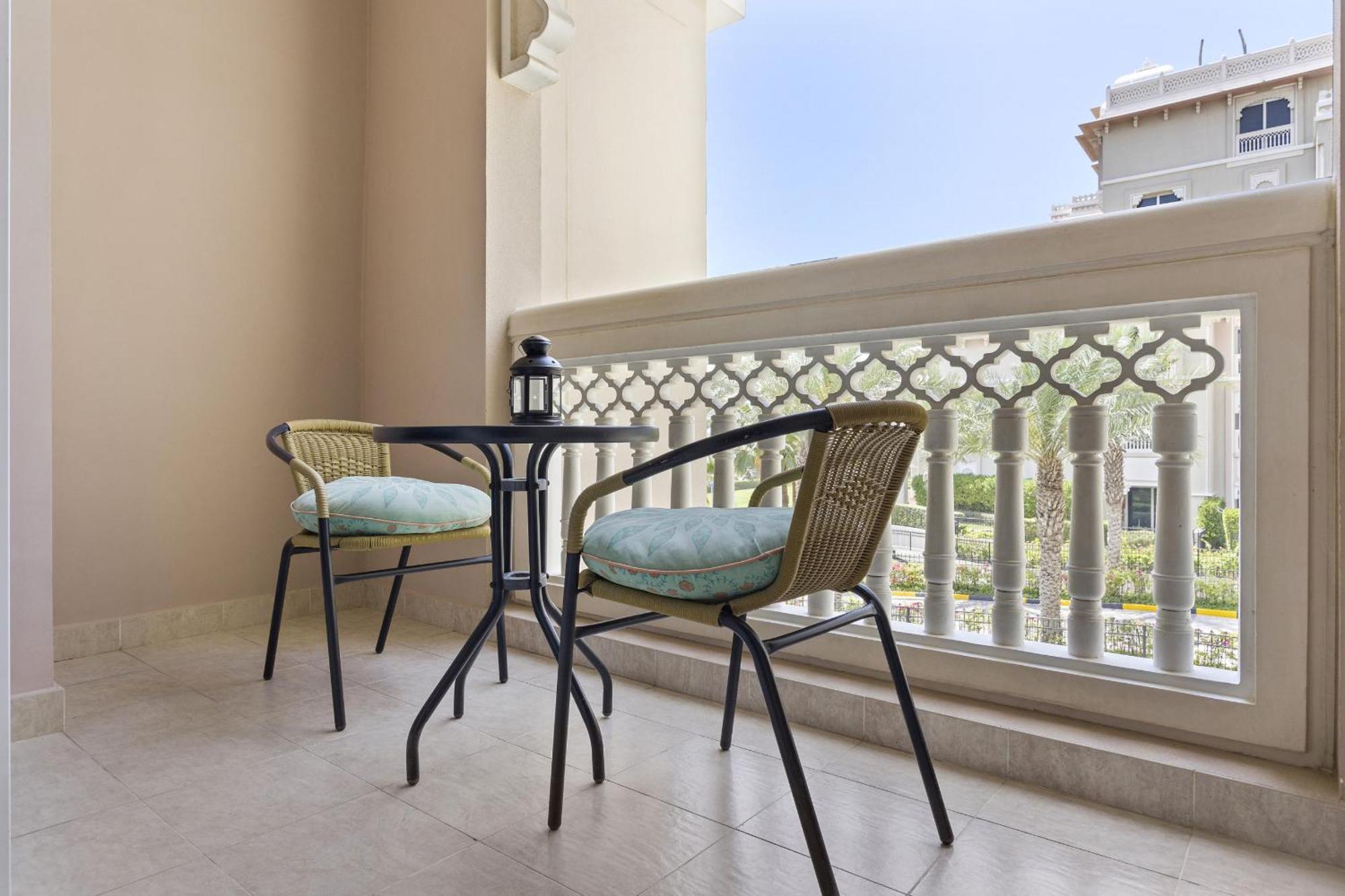 Vayk - Luxurious 1 Bedroom With Private Beach Access In Palm Jumeirah Dubai
