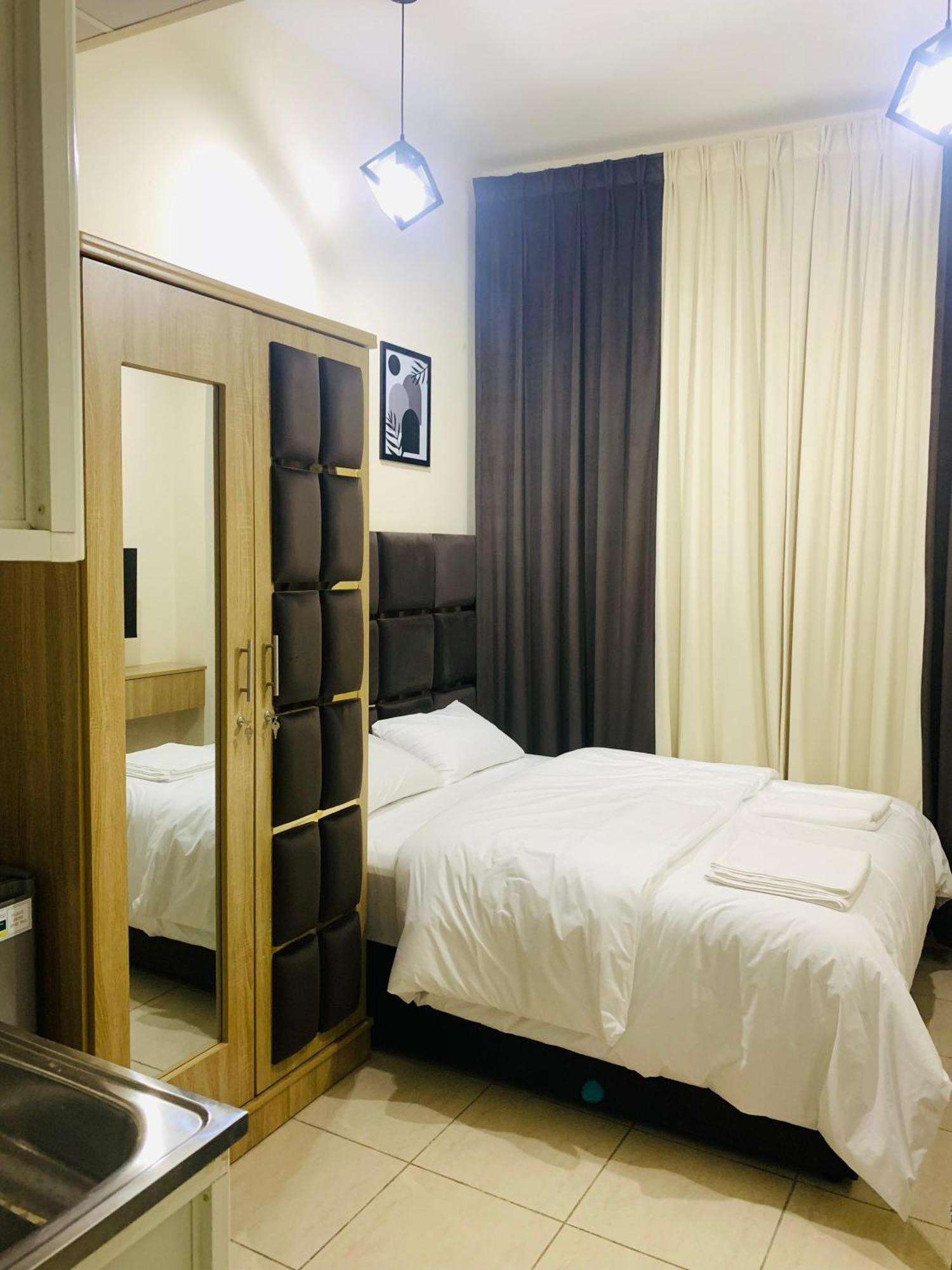 Landtech - Baniyas Square Hotel