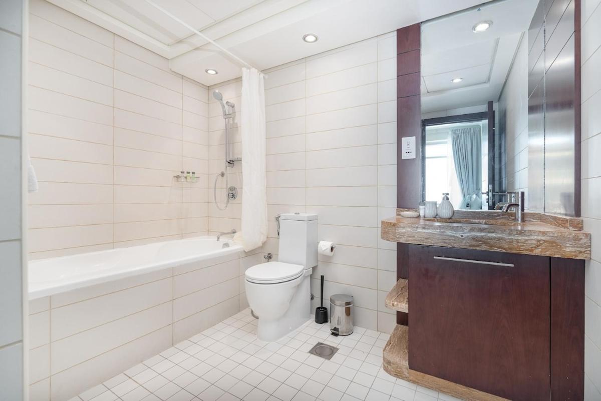 Delightful 1-bedroom Retreat At Burj Views In Downtown Apartment