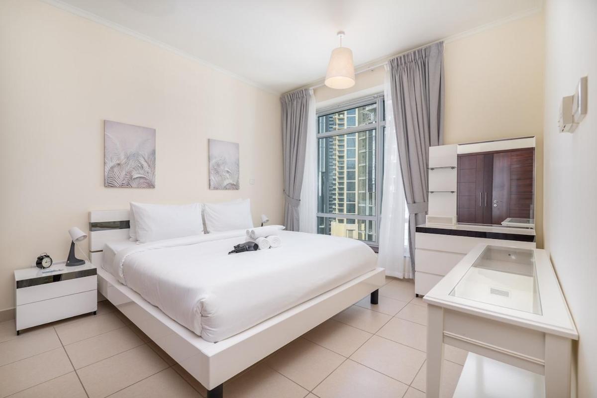 Delightful 1-bedroom Retreat At Burj Views In Downtown Apartment Dubai