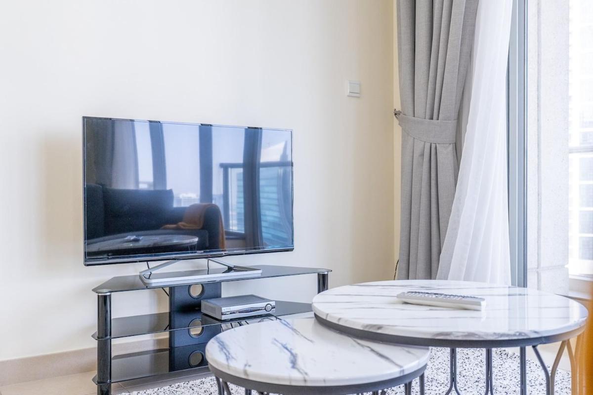 Delightful 1-bedroom Retreat At Burj Views In Downtown Apartment
