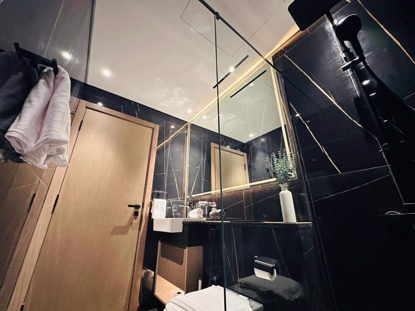 Brand New 2-bedroom With Balcony *