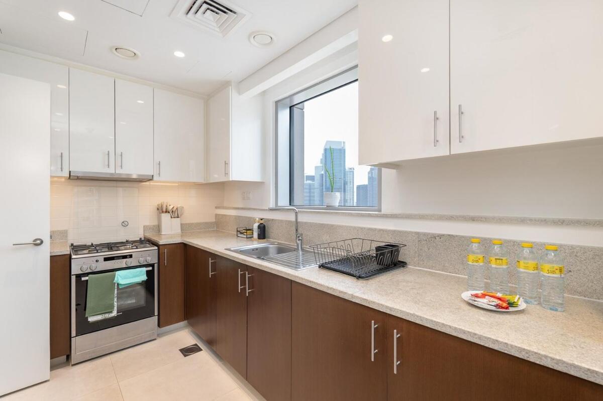 Apartment Glamorous 2-bedroom Retreat In Blvd Crescent Near Mall Dubai