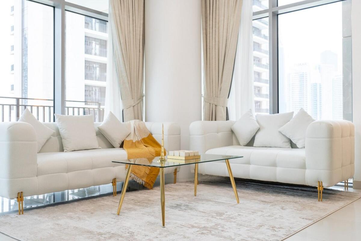 Glamorous 2-bedroom Retreat In Blvd Crescent Near Mall