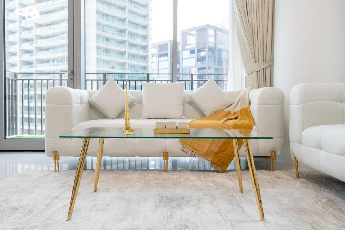 Apartment Glamorous 2-bedroom Retreat In Blvd Crescent Near Mall