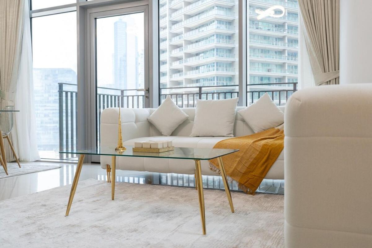Glamorous 2-bedroom Retreat In Blvd Crescent Near Mall