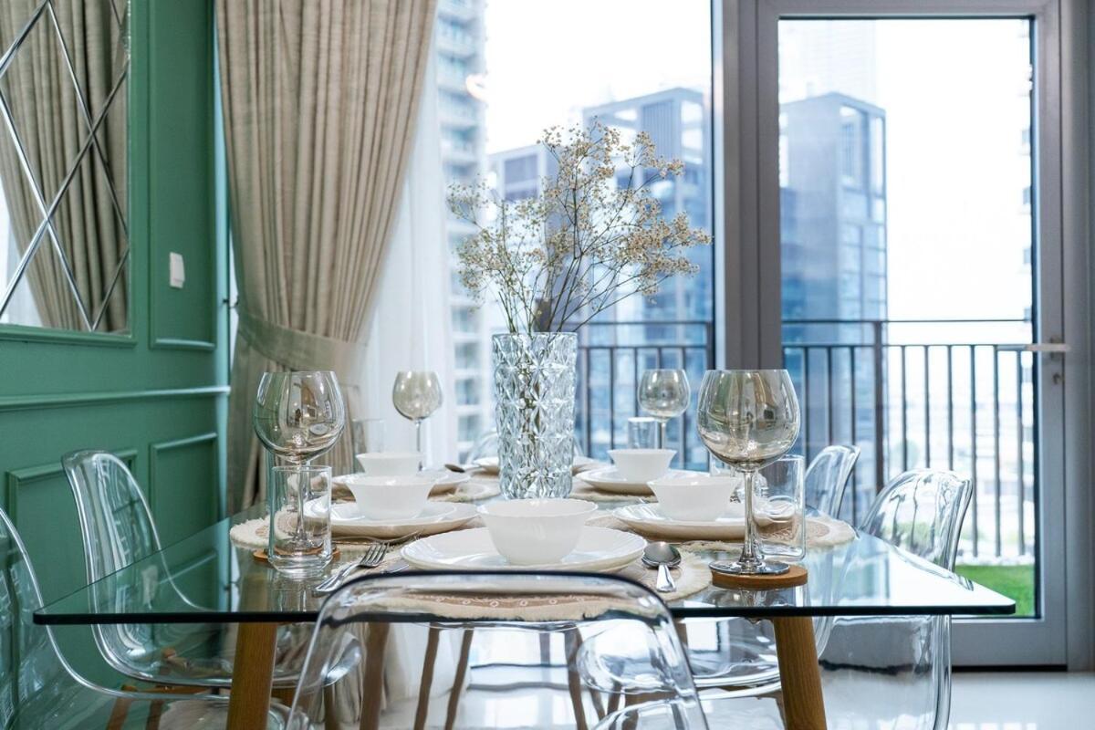 Glamorous 2-bedroom Retreat In Blvd Crescent Near Mall Apartment Dubai