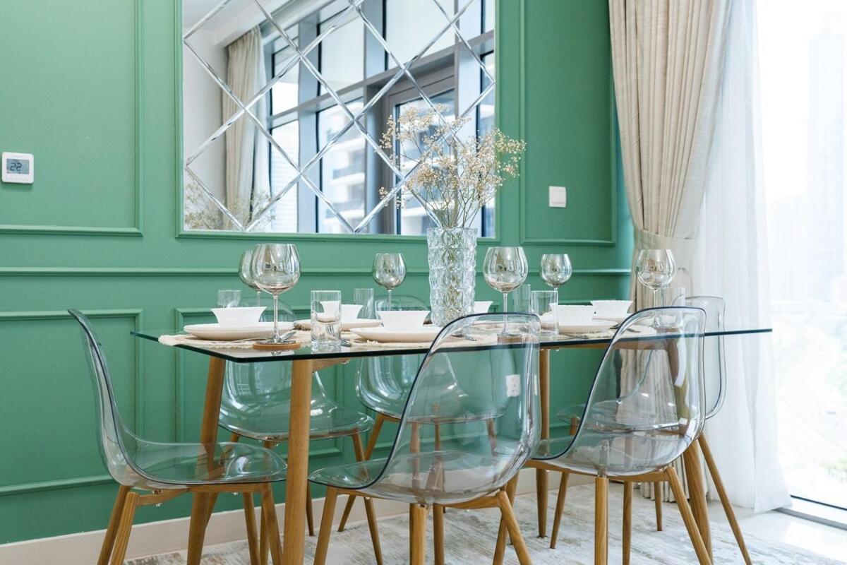 Apartment Glamorous 2-bedroom Retreat In Blvd Crescent Near Mall Dubai