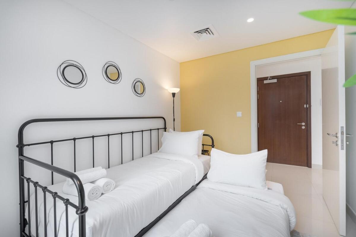 Apartment Glamorous 2-bedroom Retreat In Blvd Crescent Near Mall