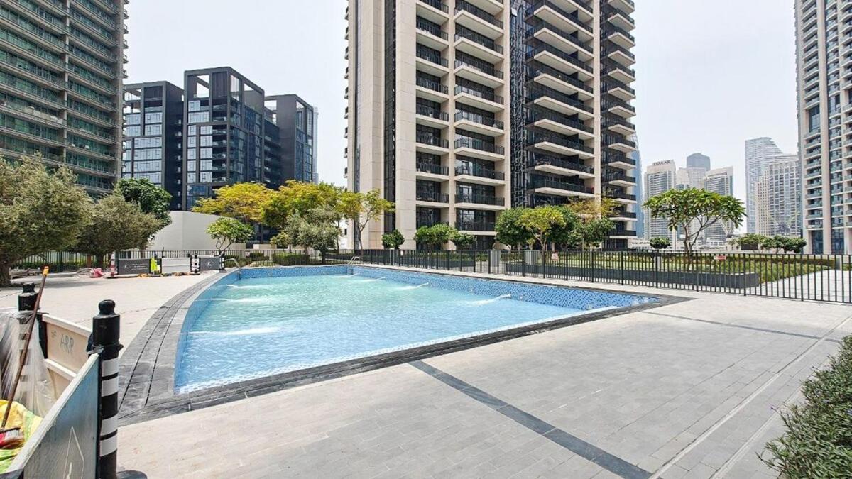 Glamorous 2-bedroom Retreat In Blvd Crescent Near Mall * Dubai