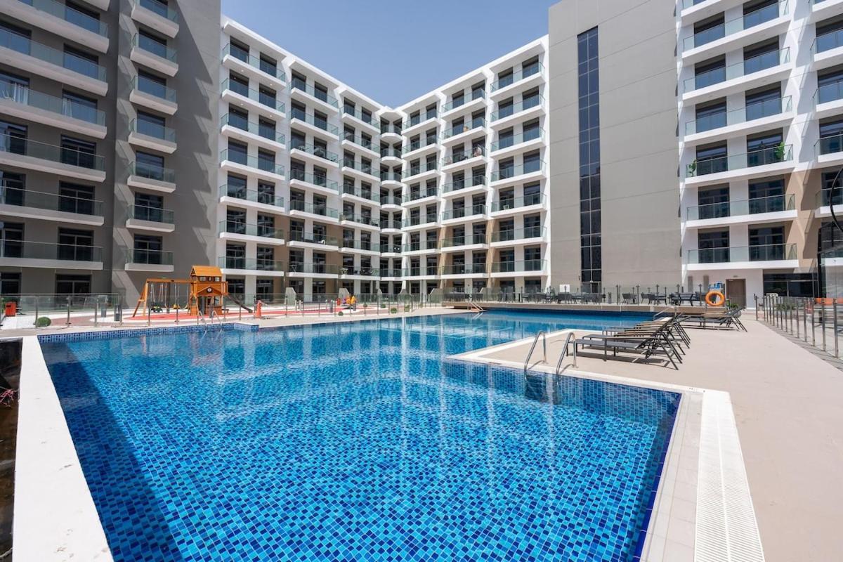 Apartment Chic & Cozy At Laya Heights *