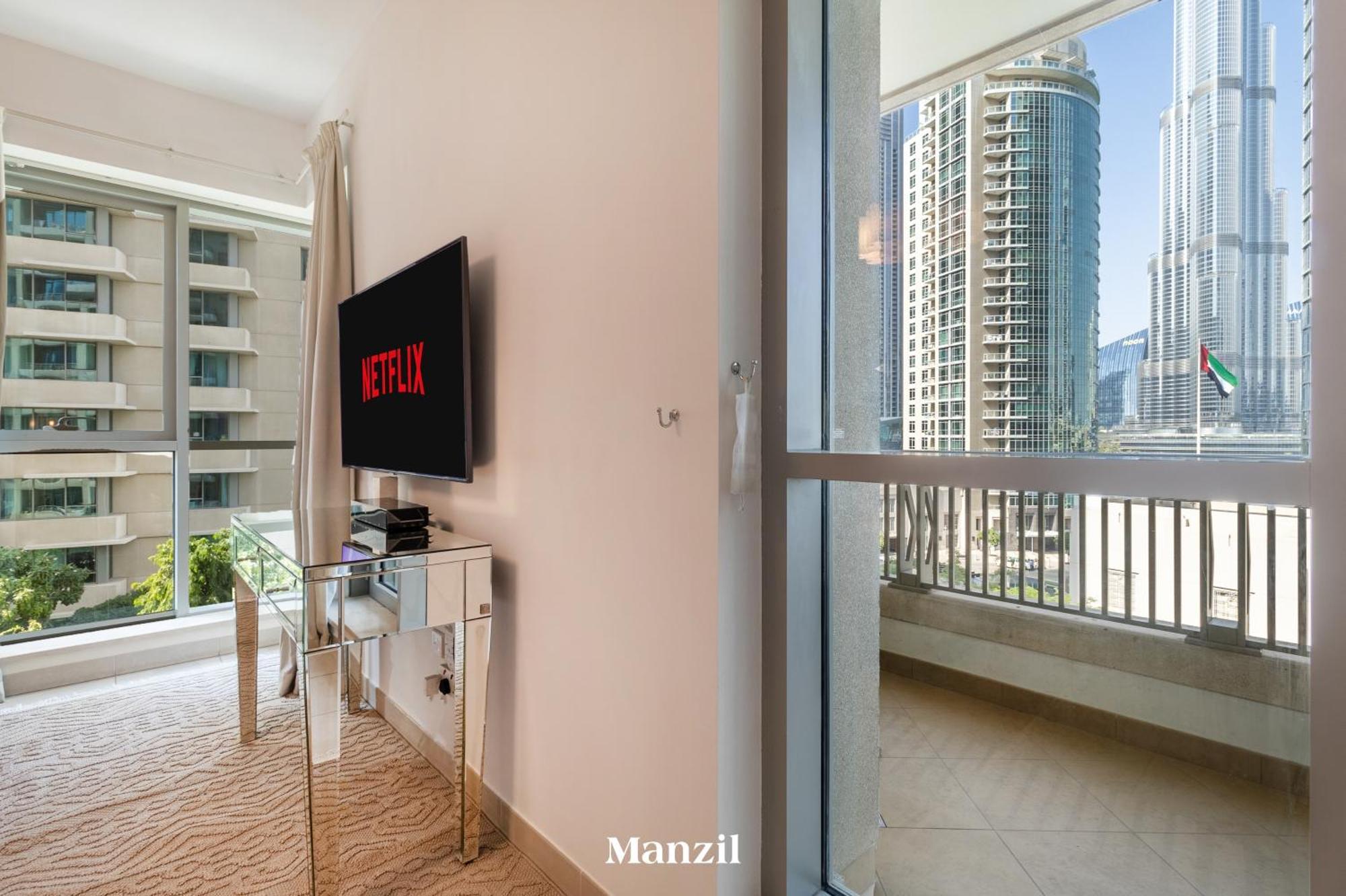 Apartment Stylish 2br With Burj Khalifa View Near Mall Dubai