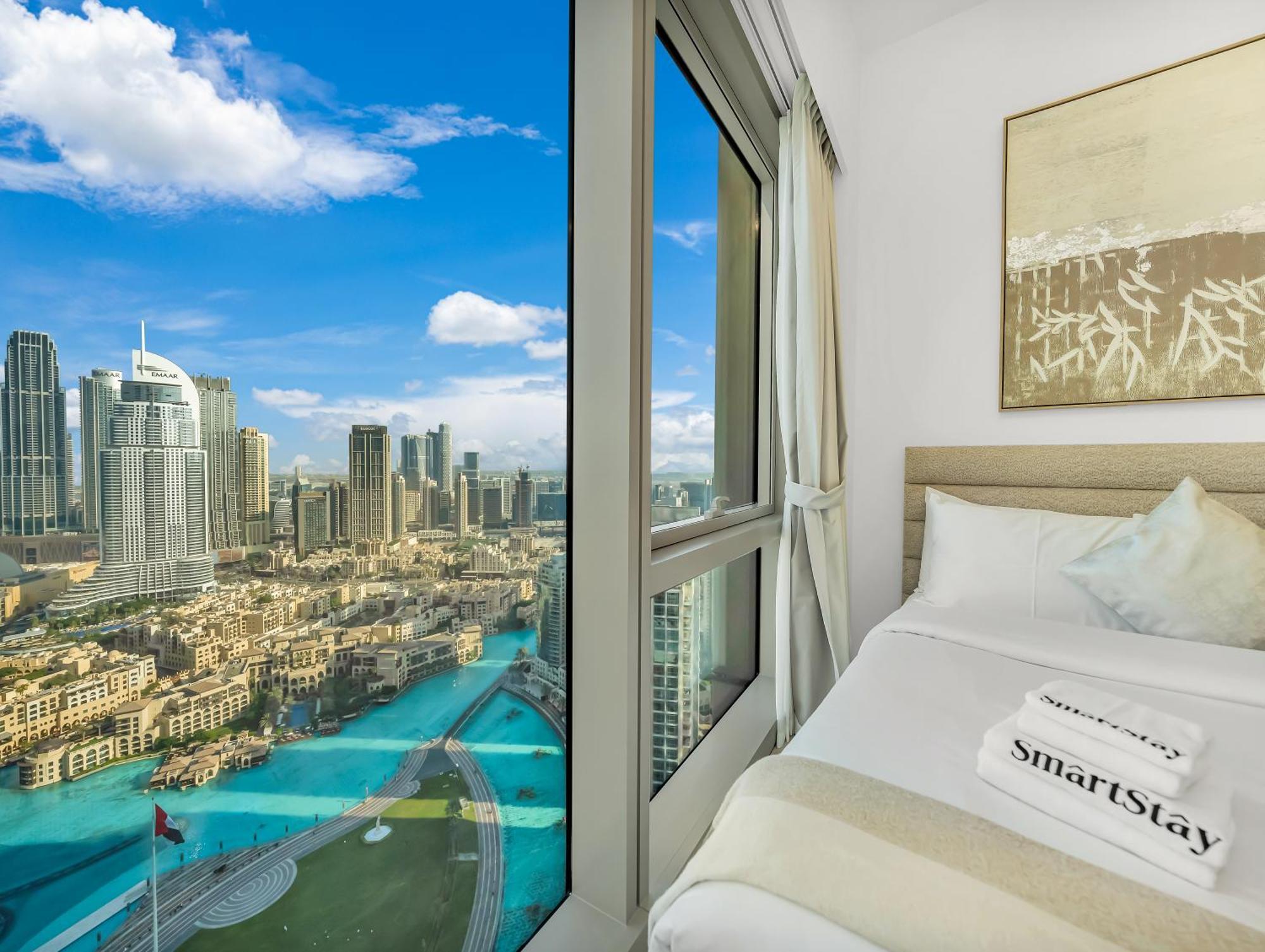 Smartstay At Grande Signature - Burj Khalifa View - 5 Min Mall - Downtown - Brand New Luxury Apartment Dubai