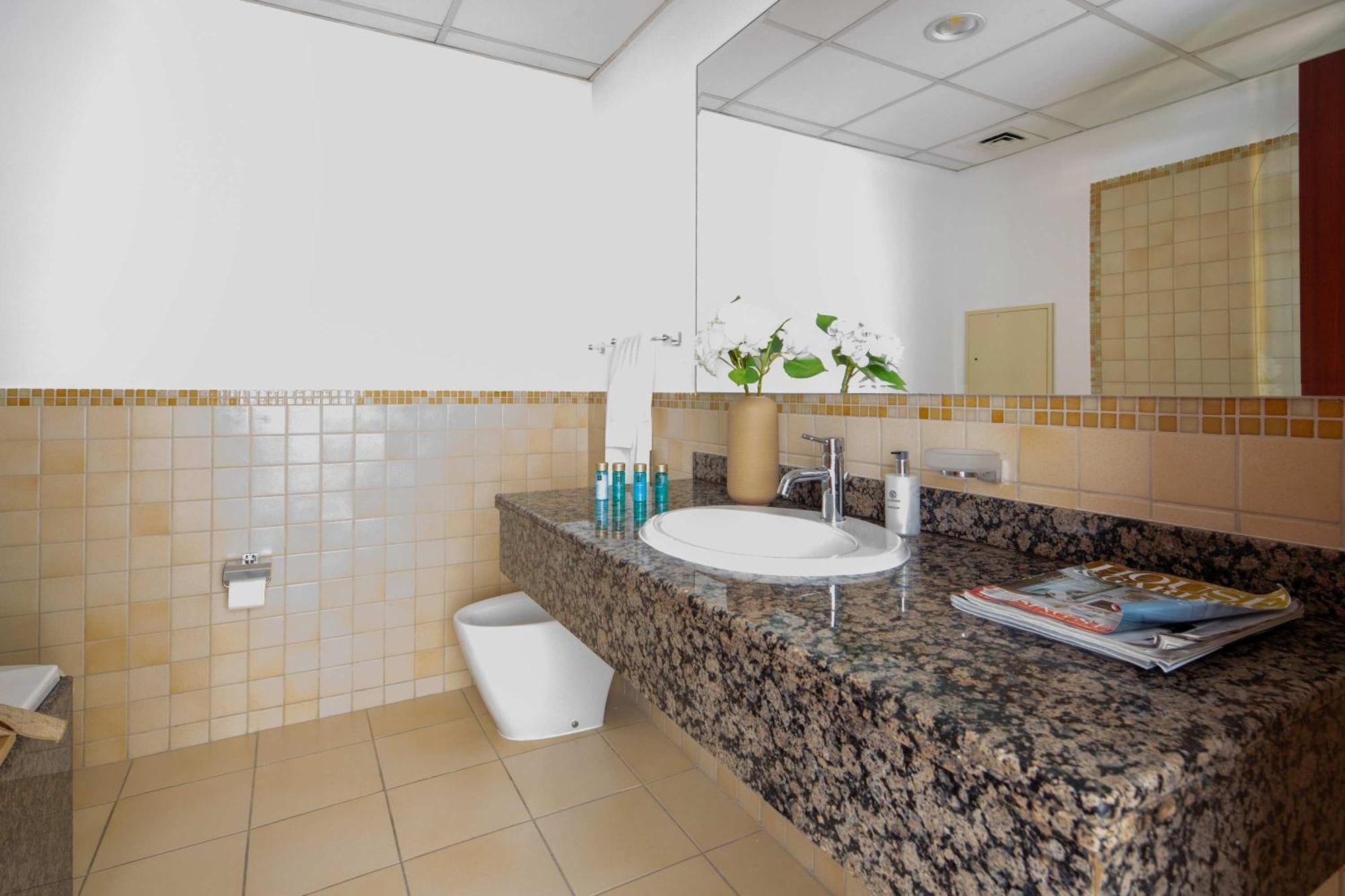 Frank Porter - Shams 4 Apartment *