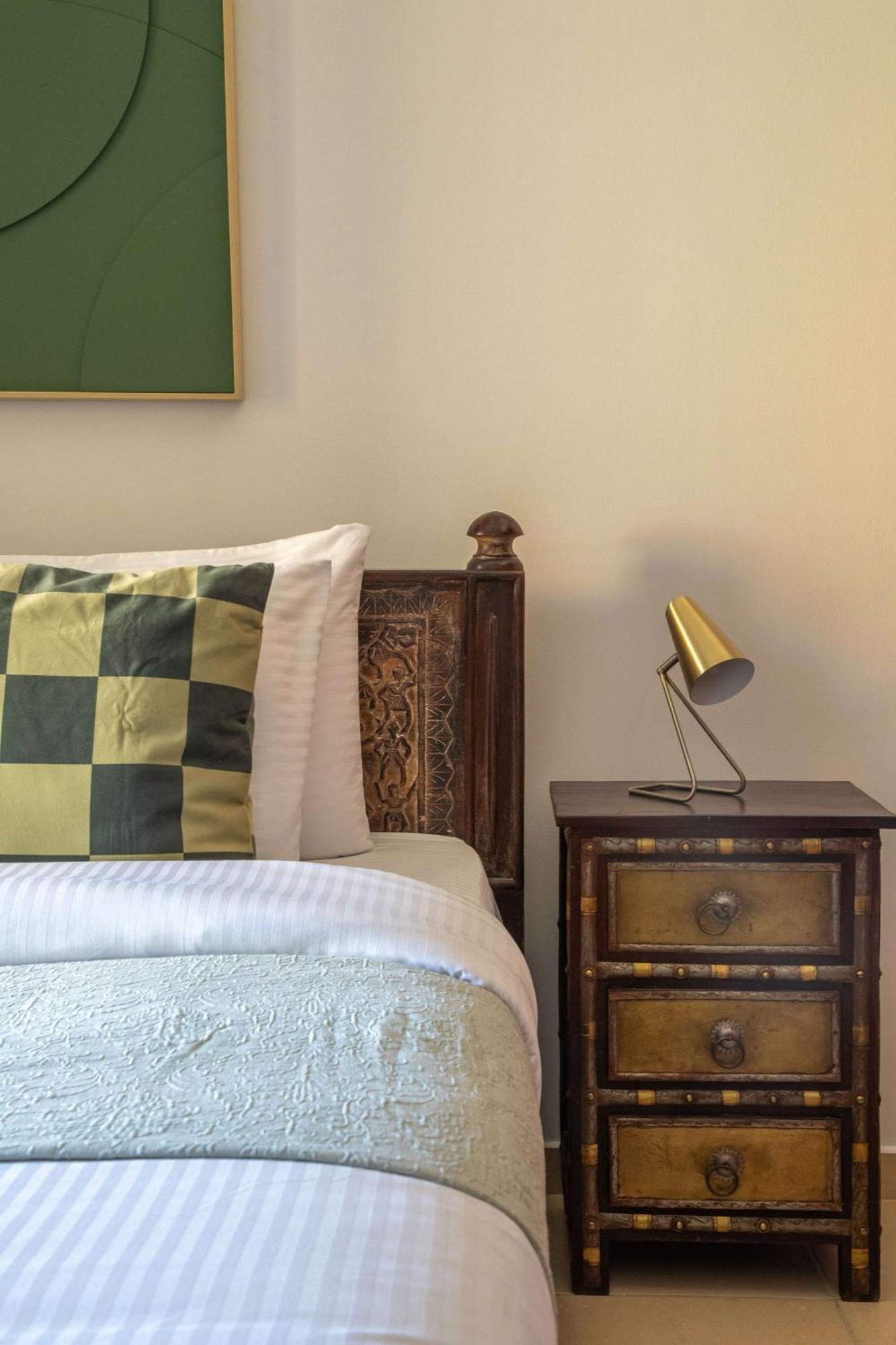 Frank Porter - Shams 4 Apartment