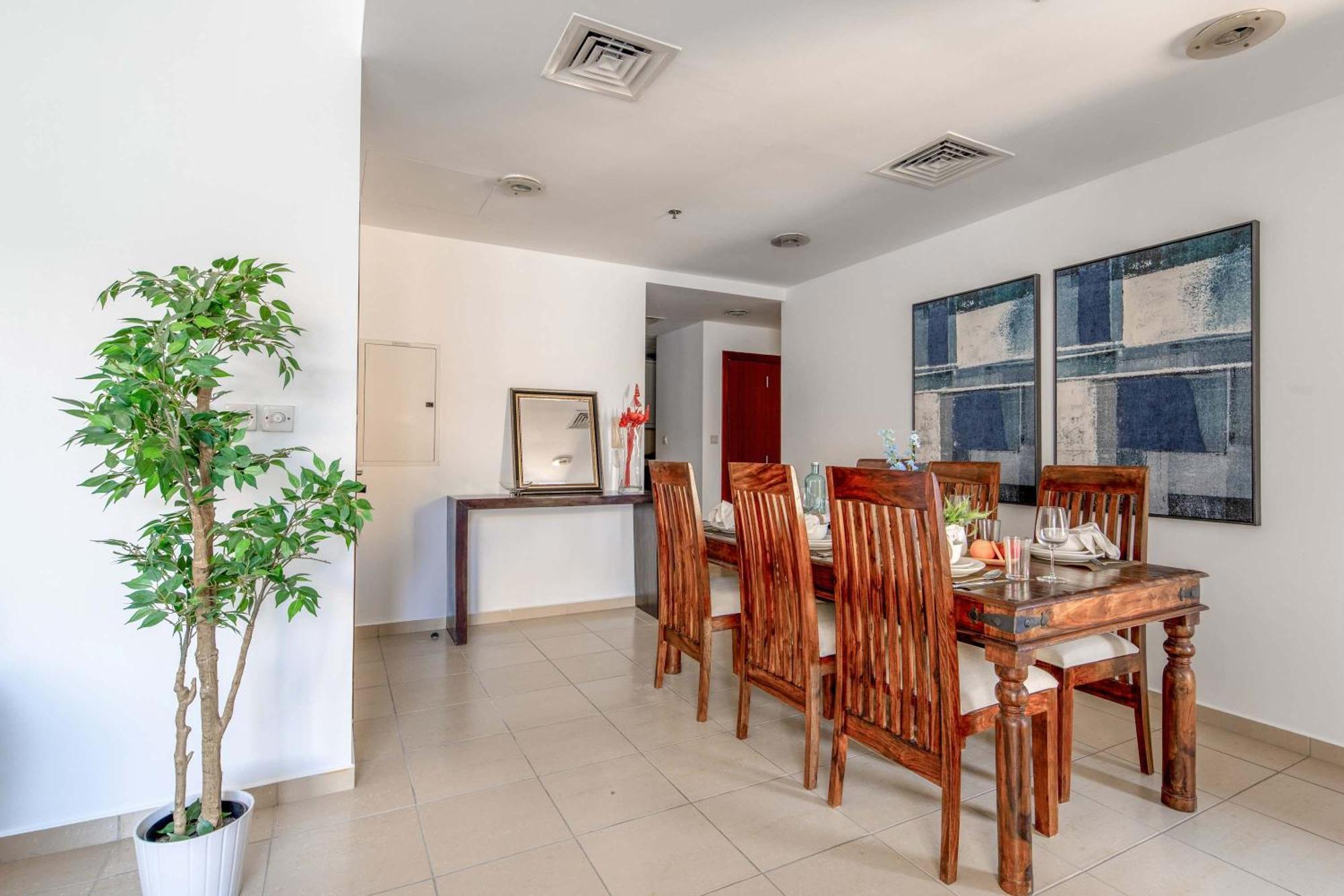 Frank Porter - Shams 4 * Dubai