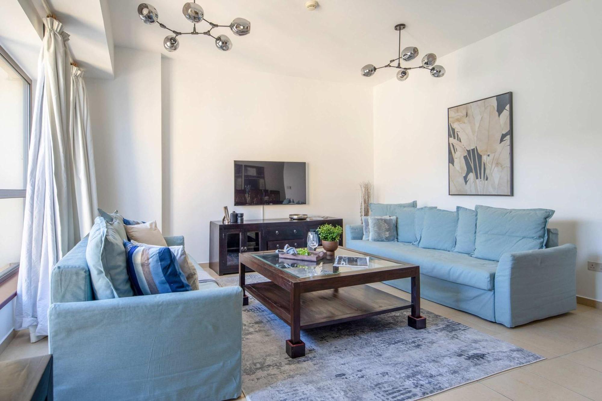 Frank Porter - Shams 4 Apartment