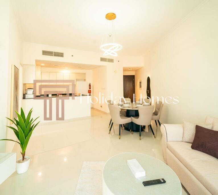 Brand New Modern One Bed Luxury Apartment *