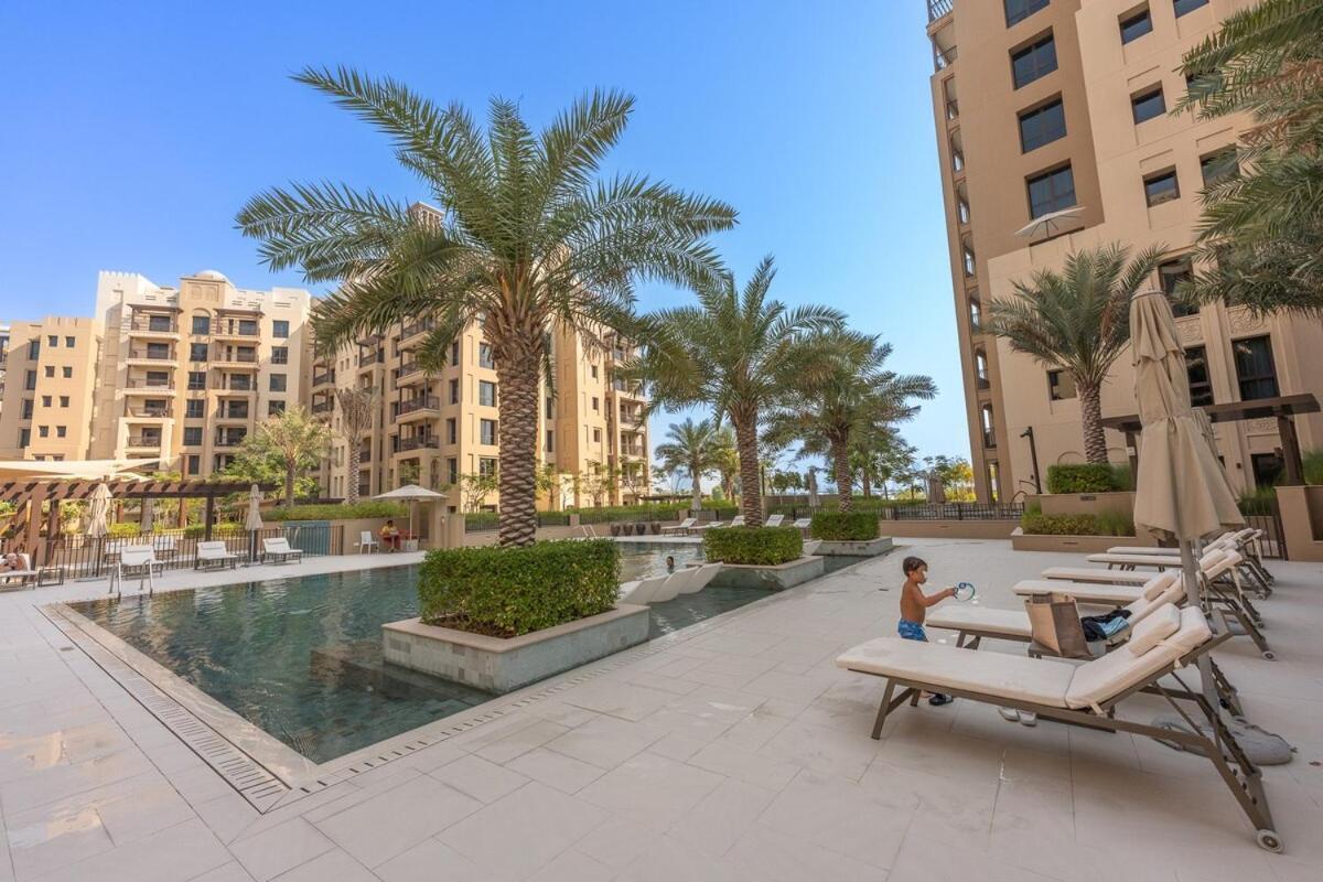Warm And Earthy 1-bedroom Perfect For Family In Madinat Jumeirah Living! Dubai