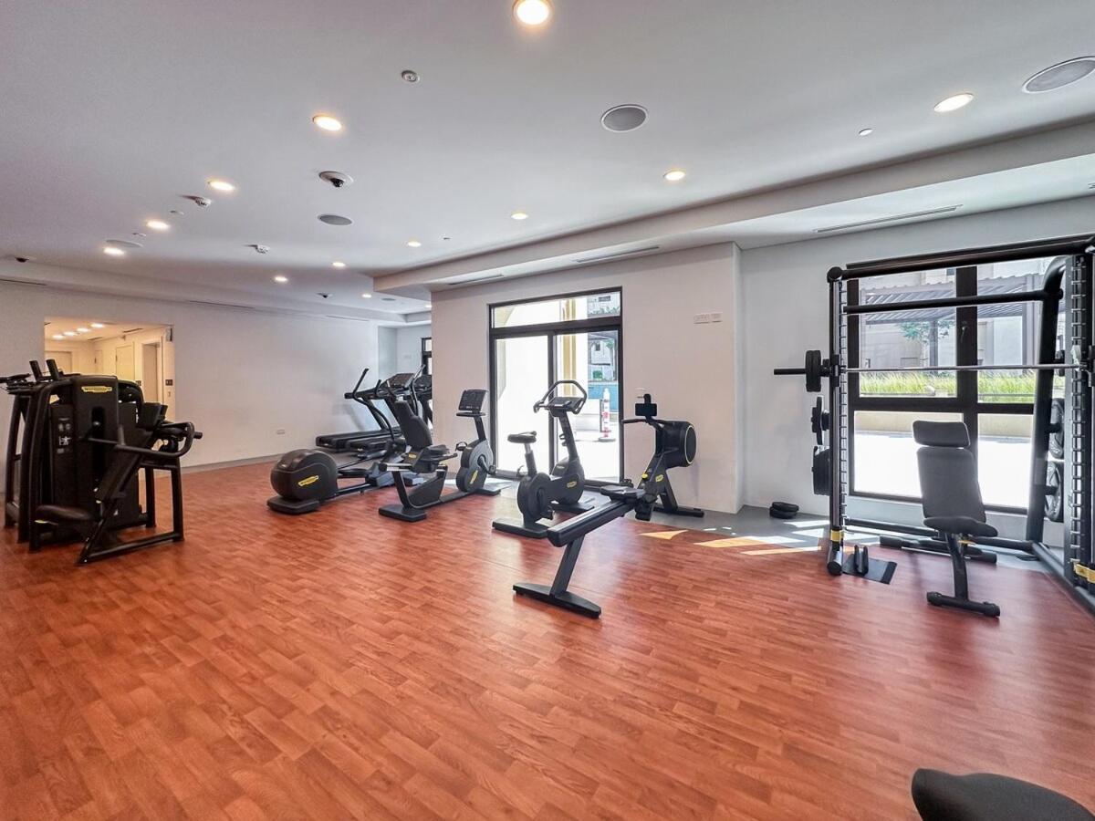 Warm And Earthy 1-bedroom Perfect For Family In Madinat Jumeirah Living! Dubai