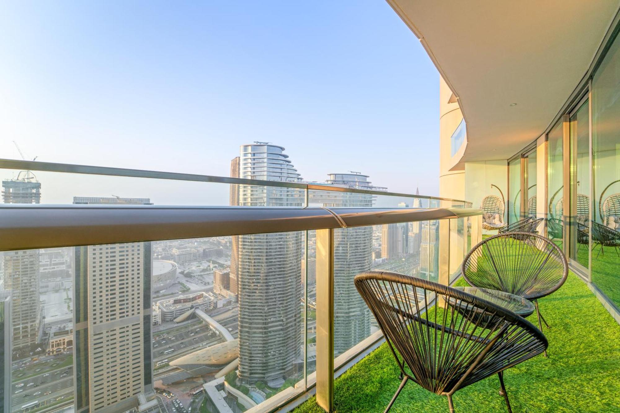 First Class 2br With Full Skyline & Sea View