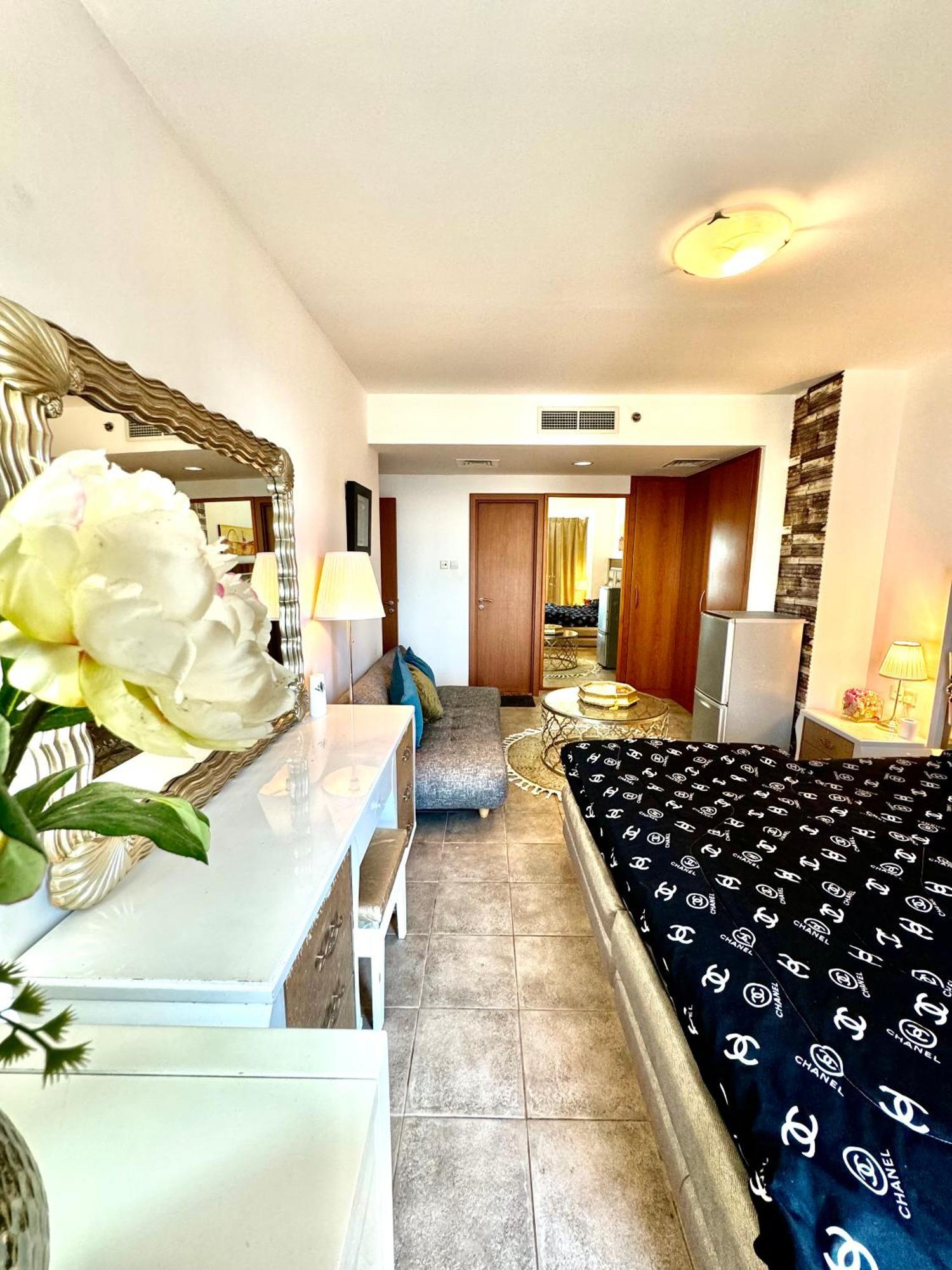 Travelers Backpackers Homestay *