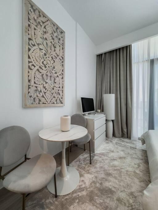 Newly Furnished Azizi Riviera 37 Al Meydan Apartment