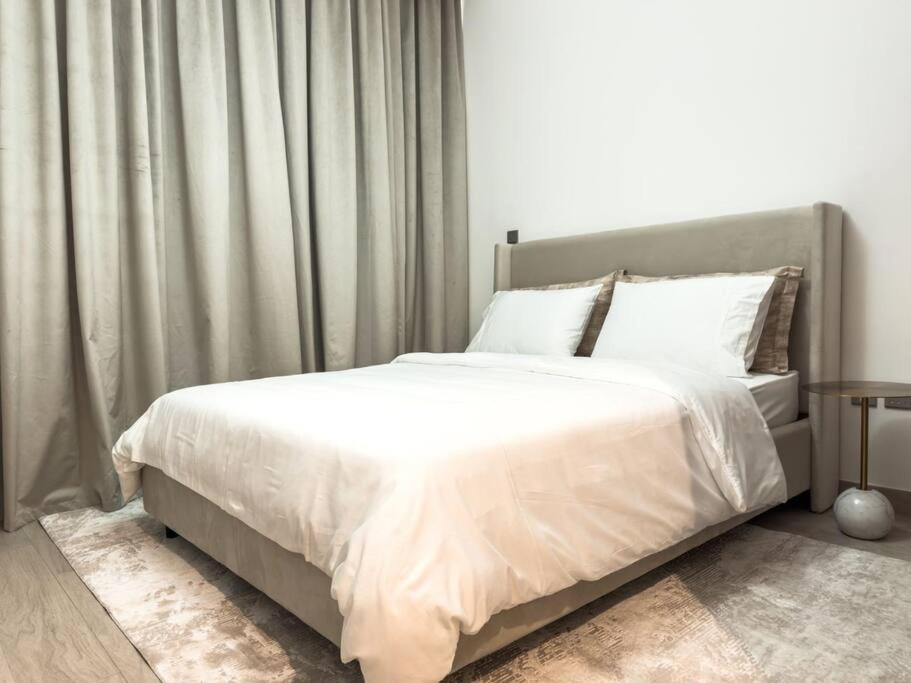 Newly Furnished Azizi Riviera 37 Al Meydan Apartment