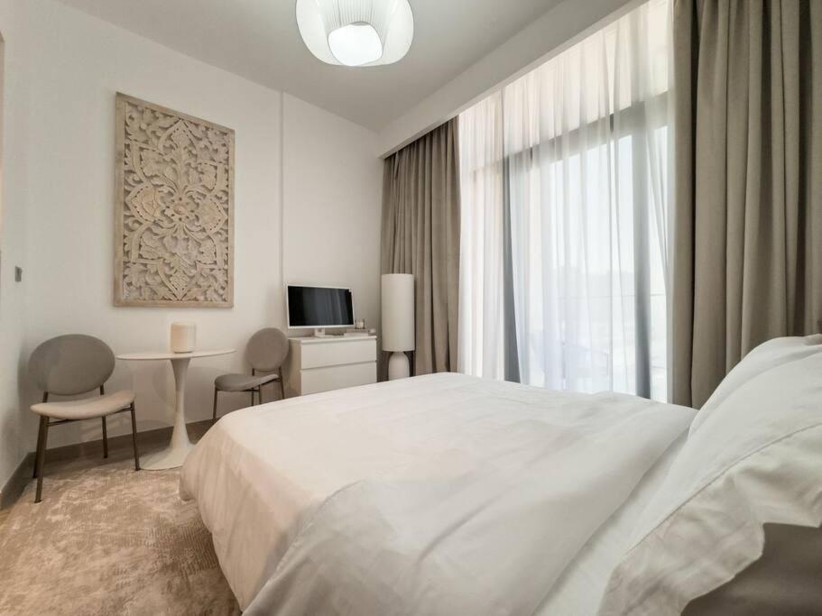 Apartment Newly Furnished Azizi Riviera 37 Al Meydan Dubai