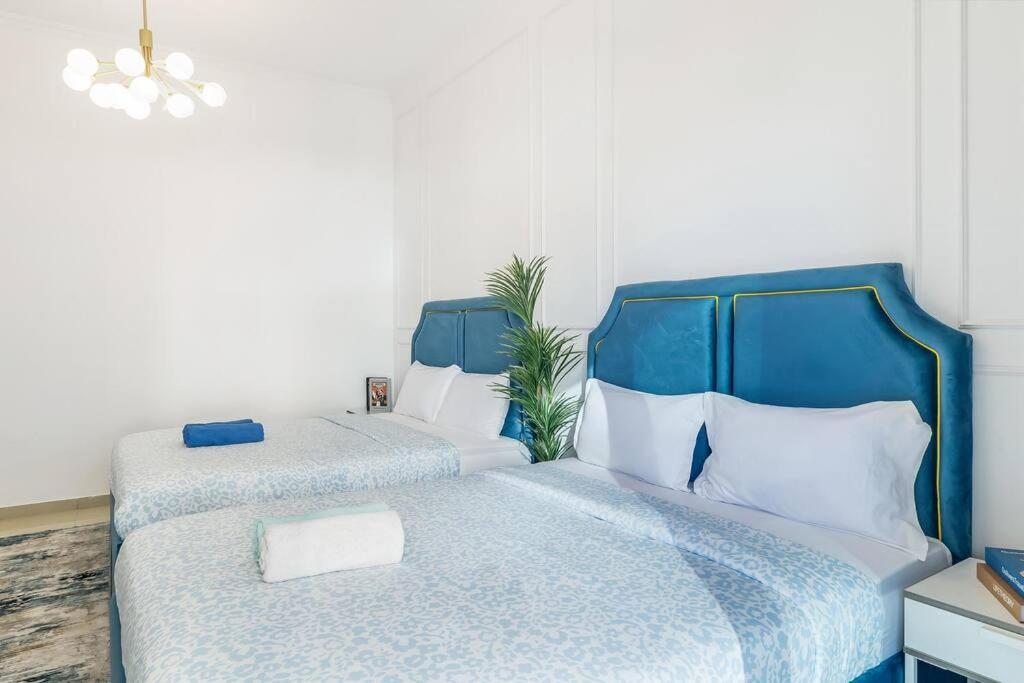 Stunning 2br In The Heart Of Marina