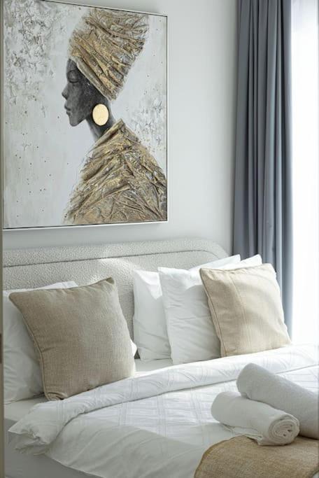 Apartment Maxstays - Stunning Burj Khalifa View - Mall Access - Infinity Pool *