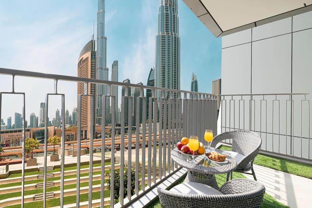 Maxstays - Stunning Burj Khalifa View - Mall Access - Infinity Pool Dubai