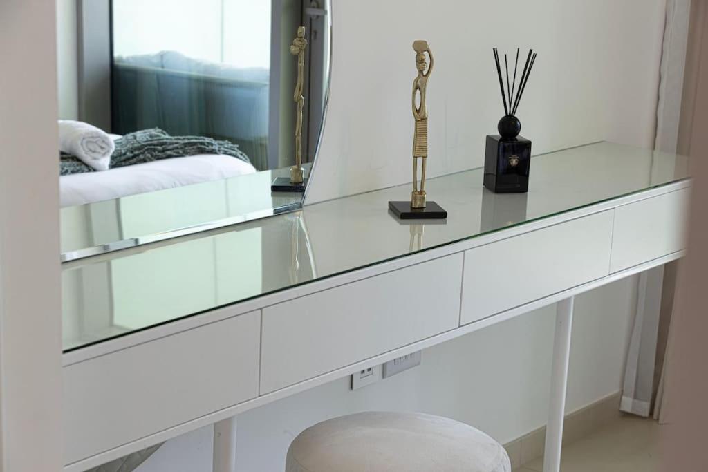 Apartment Maxstays - Stunning Burj Khalifa View - Mall Access - Infinity Pool *