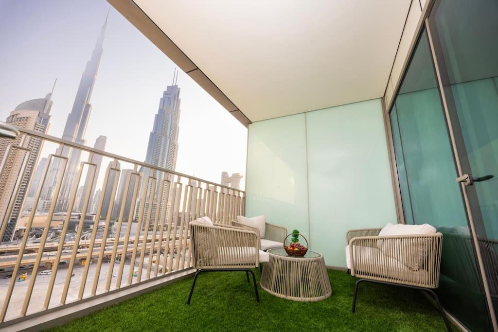 Apartment Maxstays - Stunning Burj Khalifa View - Mall Access - Infinity Pool