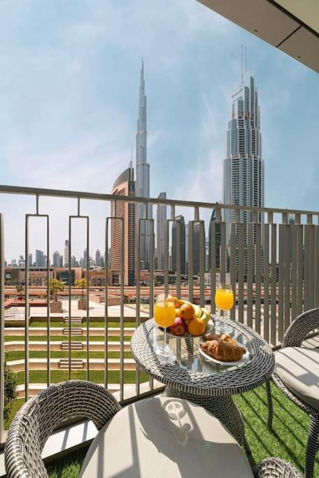 Maxstays - Stunning Burj Khalifa View - Mall Access - Infinity Pool * Dubai