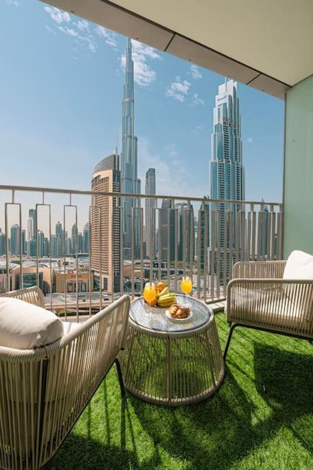 Maxstays - Stunning Burj Khalifa View - Mall Access - Infinity Pool * Dubai
