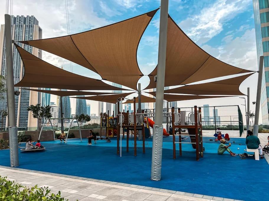 Maxstays - Stunning Burj Khalifa View - Mall Access - Infinity Pool Dubai