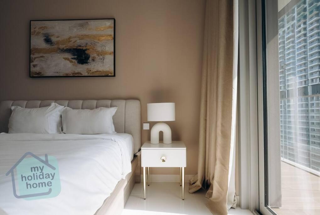 Apartment Beautiful 1br In Emaar Beachfront With Private Access *