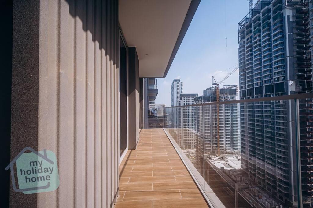 Beautiful 1br In Emaar Beachfront With Private Access Dubai