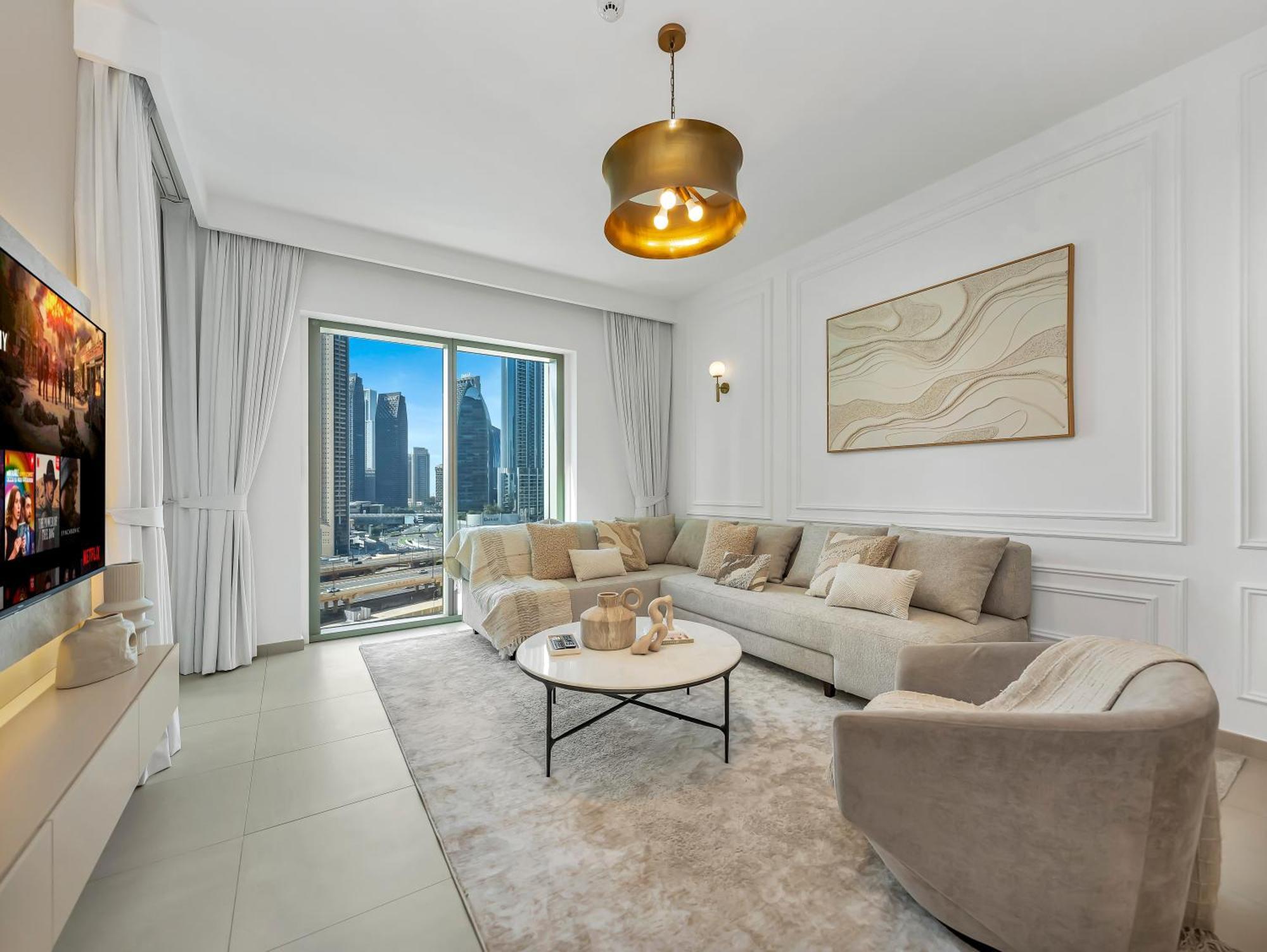 Apartment In Downtown *