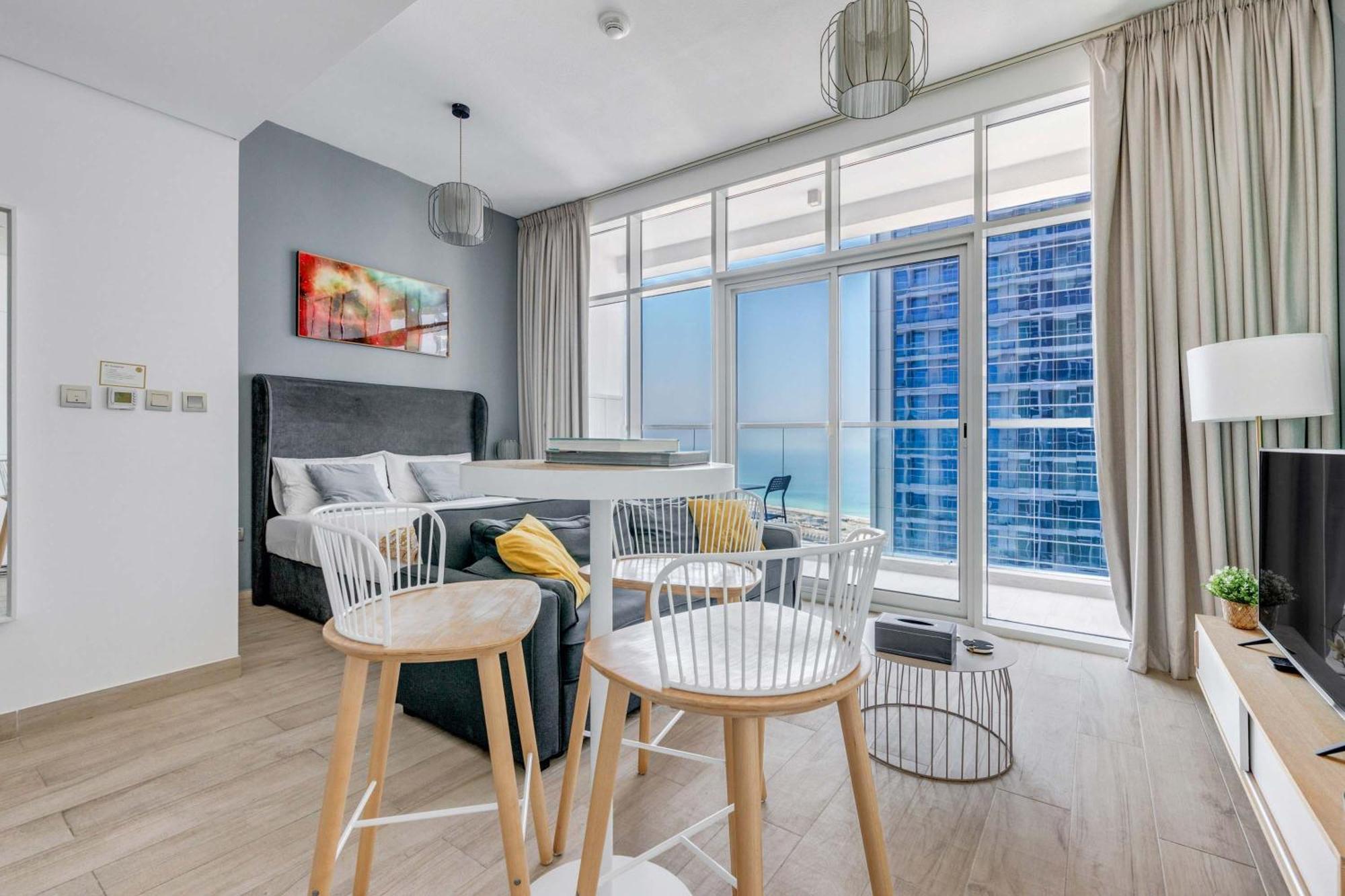 Knokey Marina Comfortable With Pool And Gym Apartment