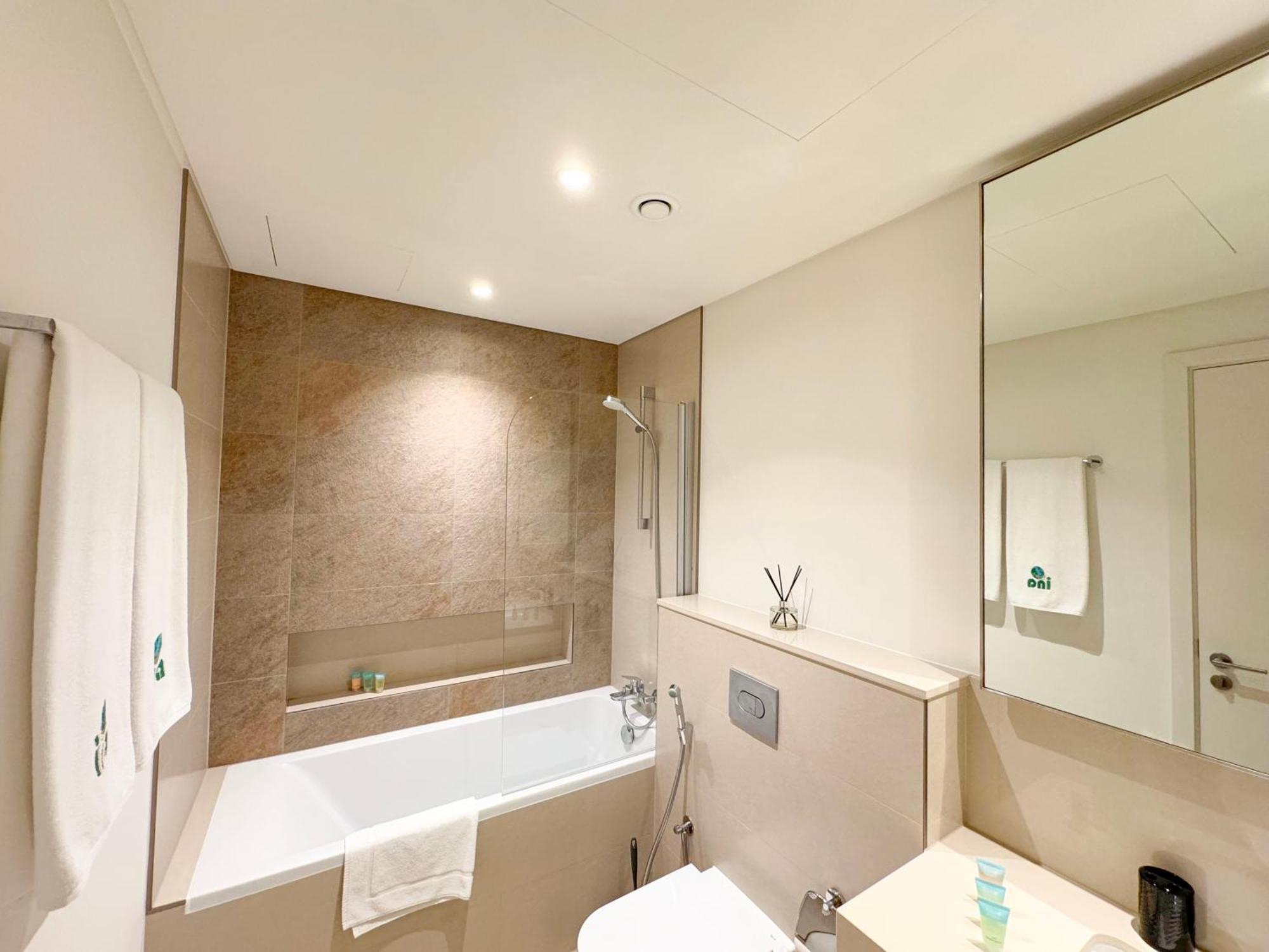 Ina Homes - 1bhk Downtown Views Direct Access To Mall *