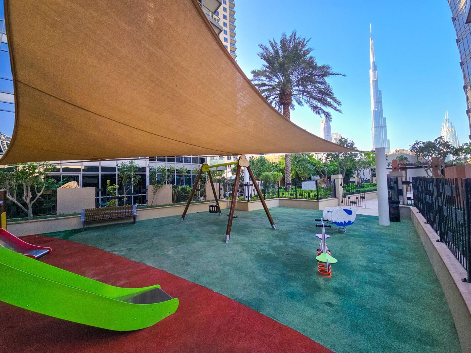 Easygo- Amazing 1bdr With View South Ridge- Downtown Dubai