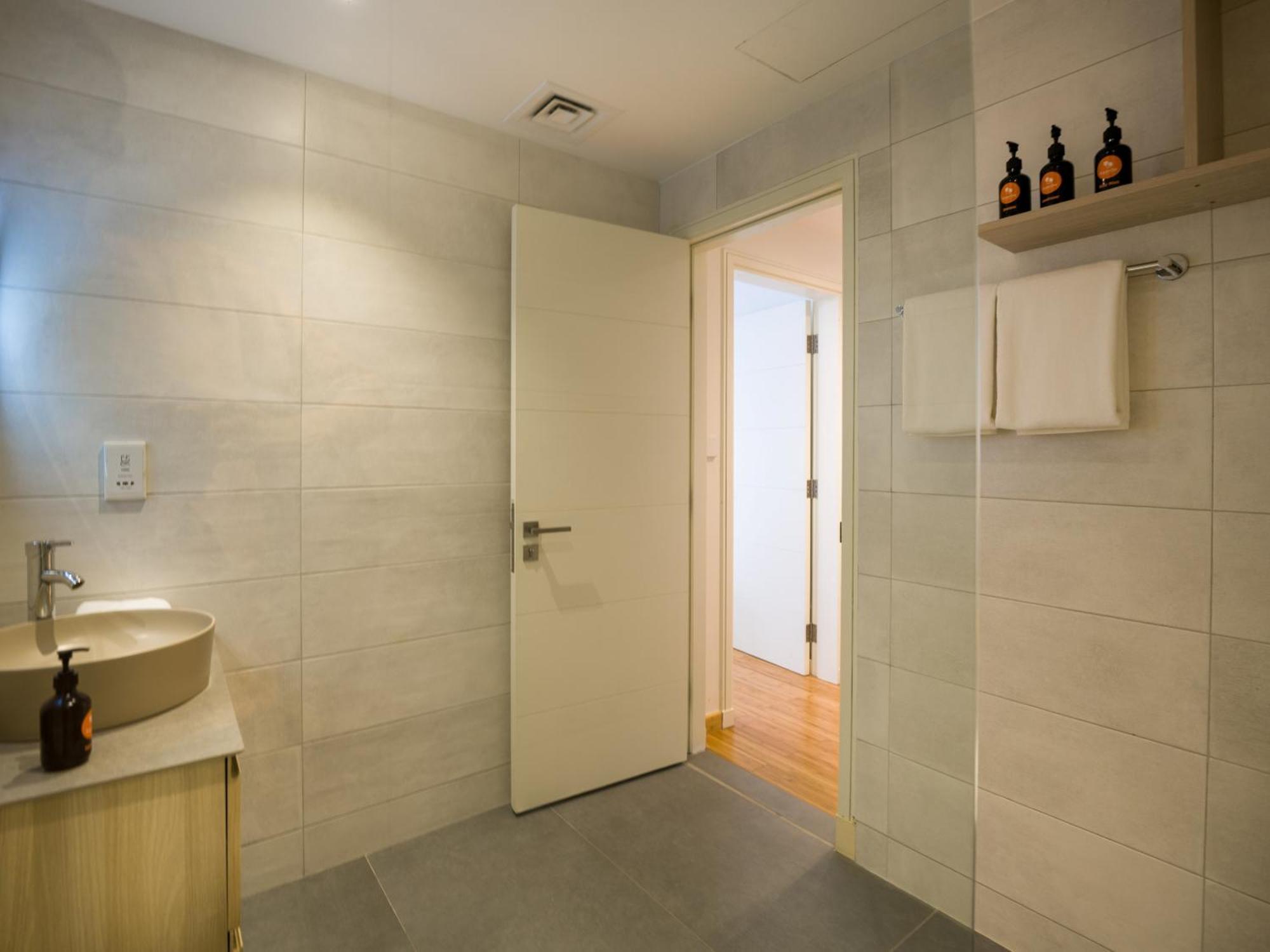 Easygo- Amazing 1bdr With View South Ridge- Downtown * Dubai