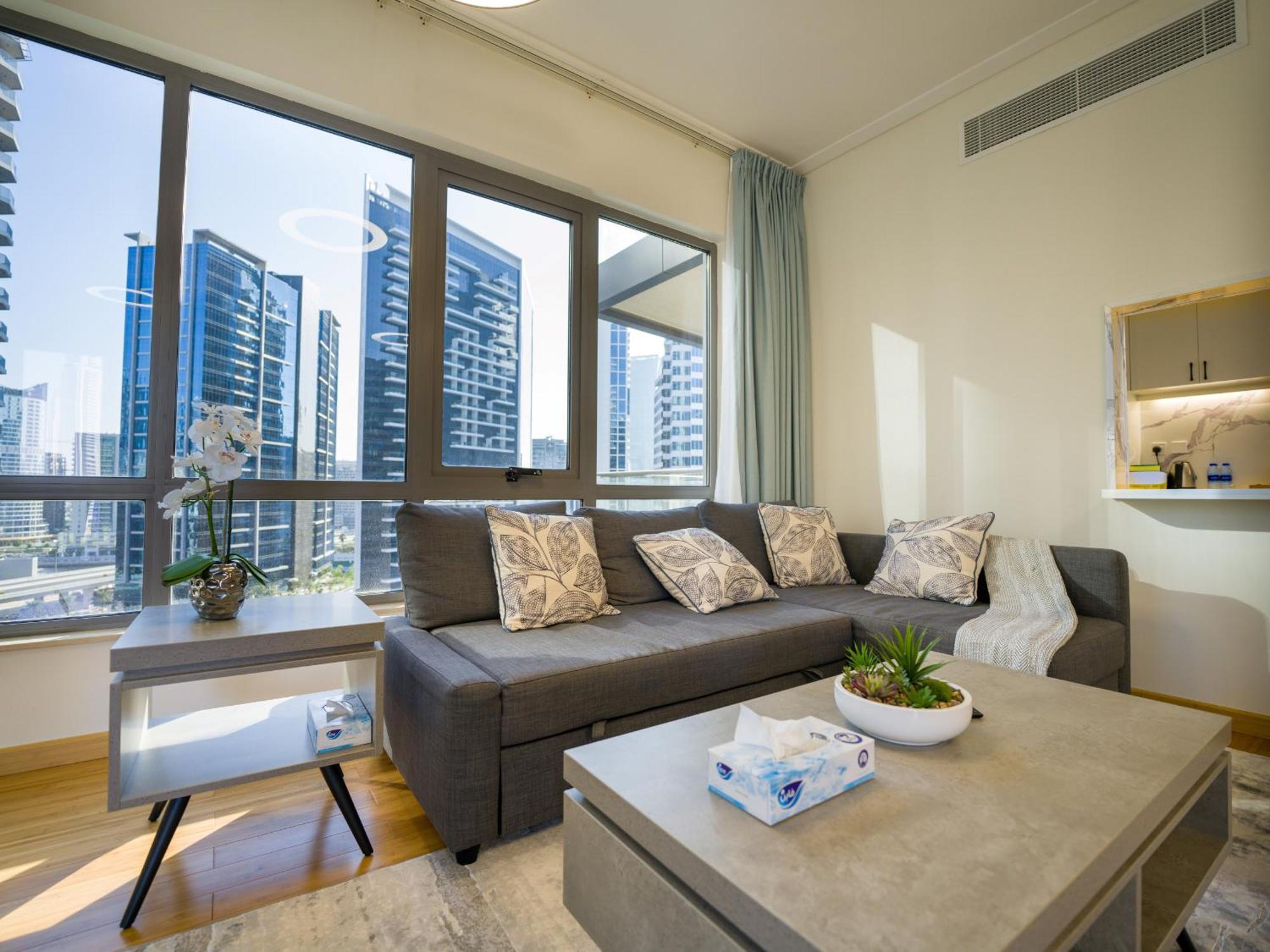 Easygo- Amazing 1bdr With View South Ridge- Downtown Apartment *