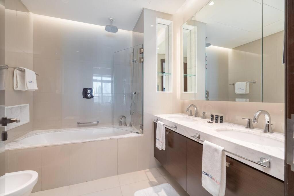 Luxury Living - Spectacular Burj Khalifa Views *